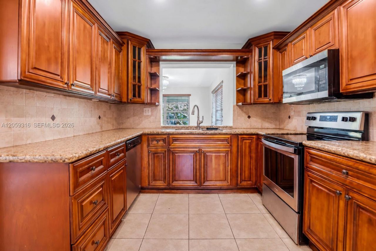 232 SW 102nd Ave, Sweetwater, FL 33174 Photo