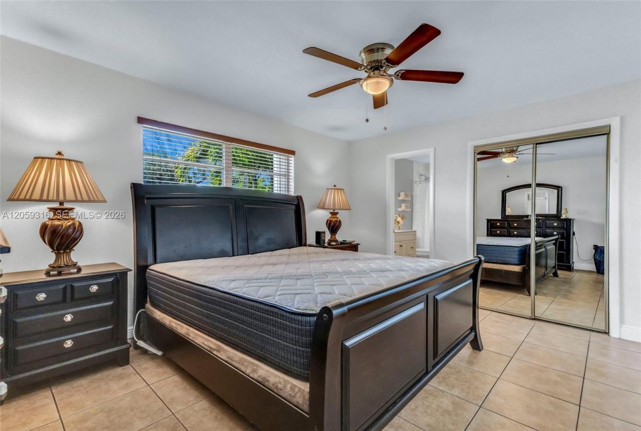 232 SW 102nd Ave, Sweetwater, FL 33174 Photo