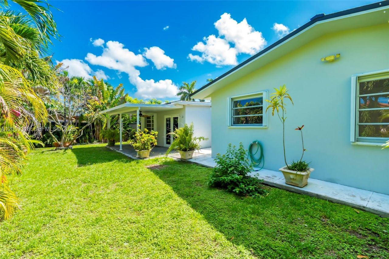 232 SW 102nd Ave, Sweetwater, FL 33174 Photo
