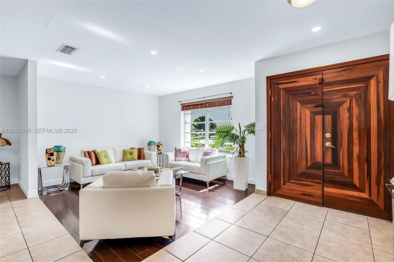 232 SW 102nd Ave, Sweetwater, FL 33174 Photo