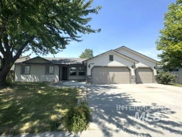 1425 SW Kursten Ave, Mountain Home, ID 83647