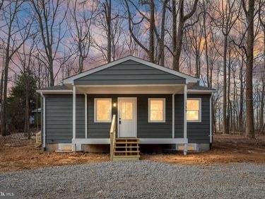 139 NEZ PERCE WAY , CHESTER GAP, VA 22623