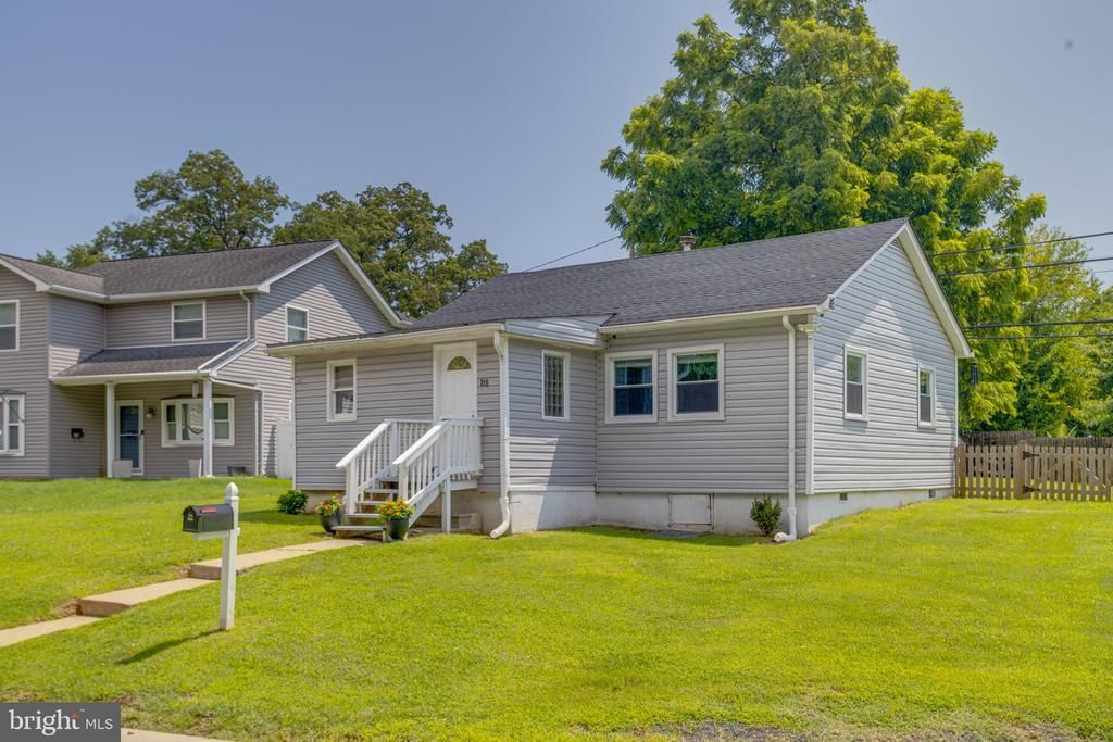 215 Glider Drive, Middle River, MD 21220 Main Photo