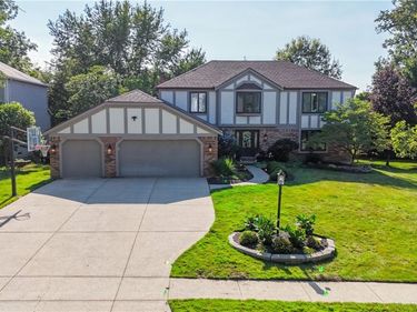 18510 Heritage Trail, Strongsville, OH 44136