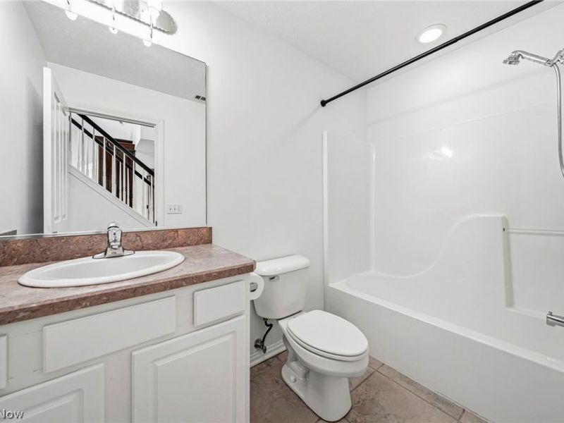 351 E Legend Court, Unit C, Highland Heights, OH 44143 Photo 22