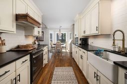 1098 Talisman Road photo 4