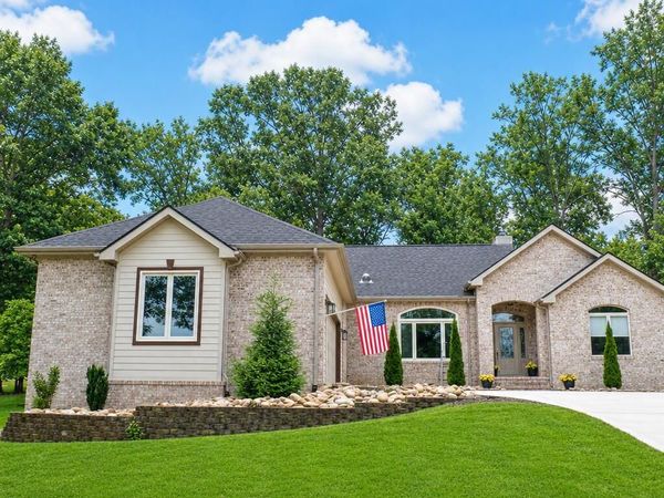 25 Oakcrest Circle, Crossville, TN 38558