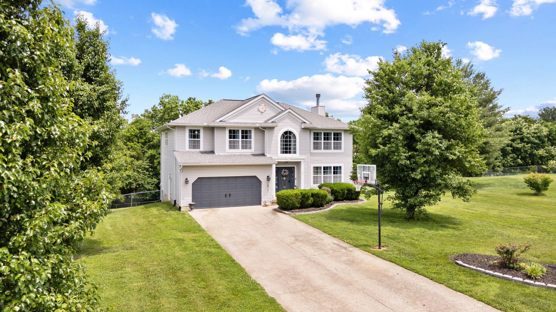 350 Pin Oak Drive, Taylorsville, KY 40071