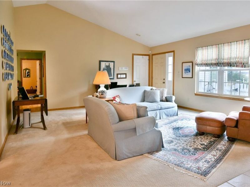 109 Saw Mill Bend, Chardon, OH 44024 Photo 9