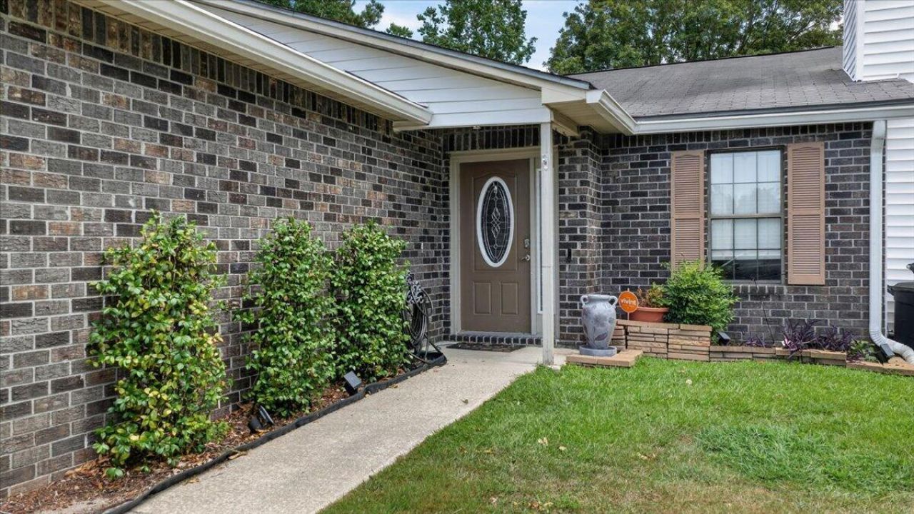804 Winthrop Street Photo 12