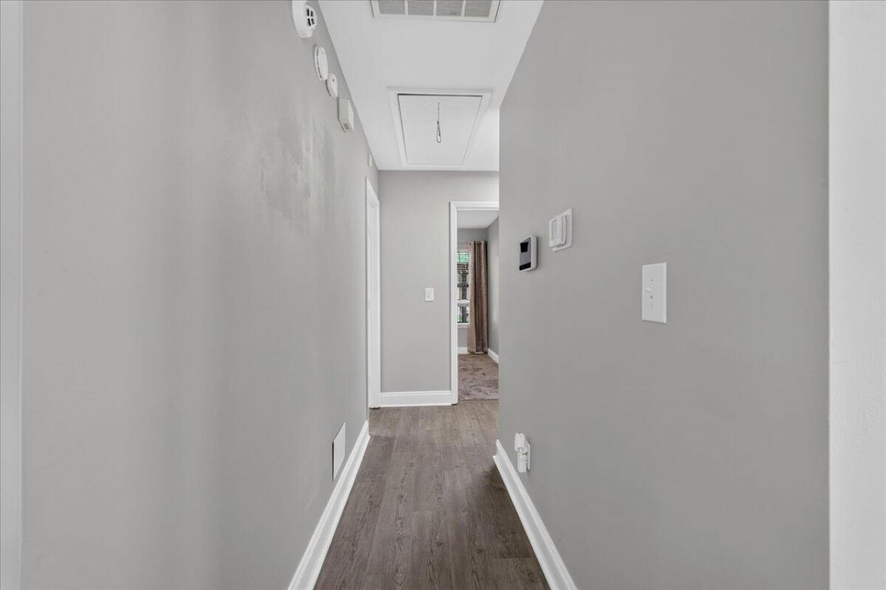 804 Winthrop Street Photo 17