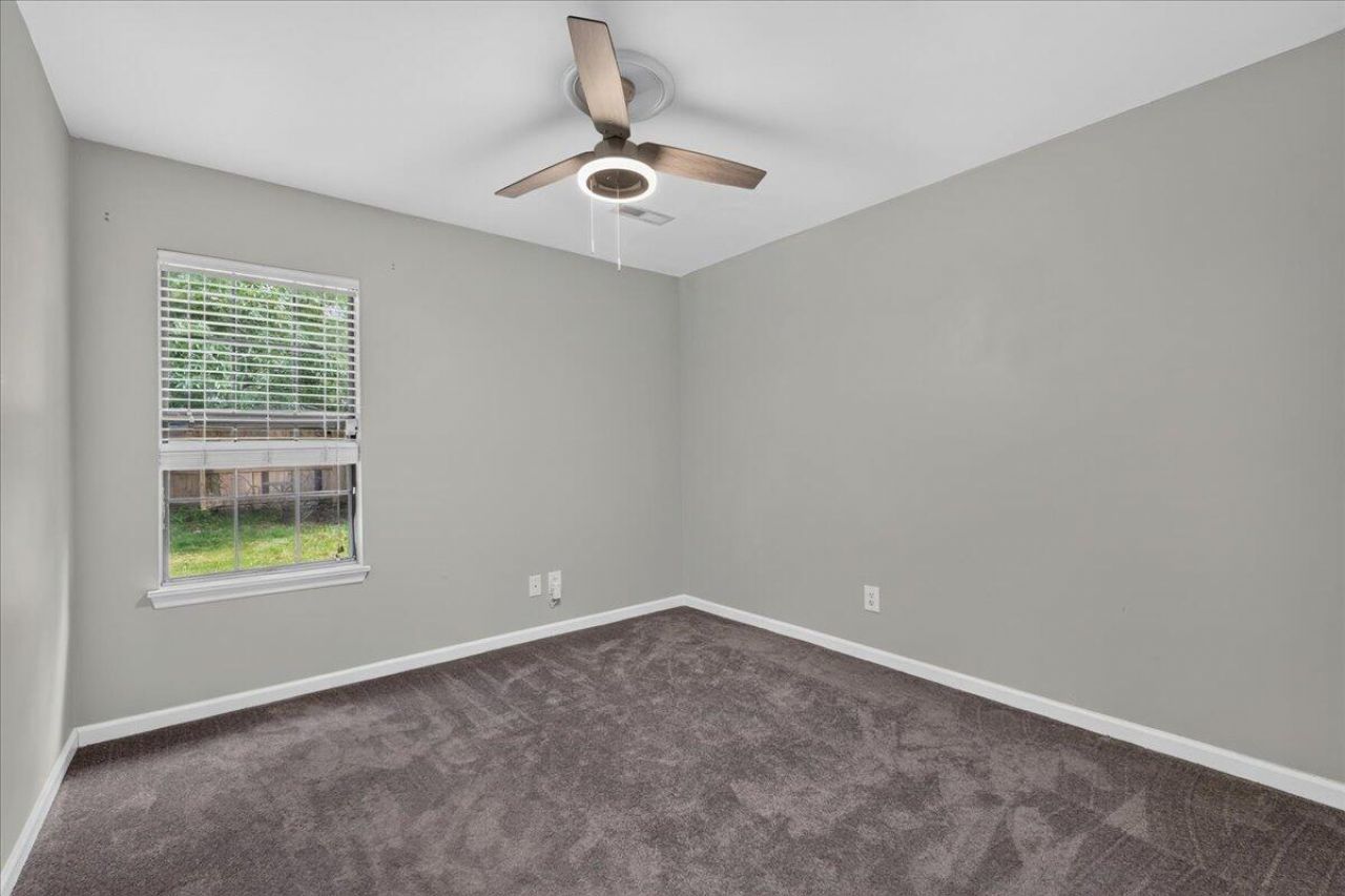 804 Winthrop Street Photo 21