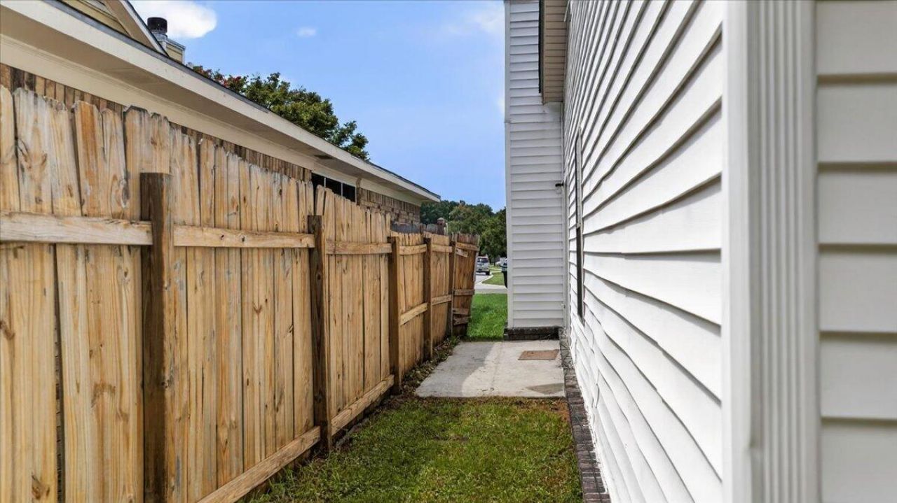 804 Winthrop Street Photo 30