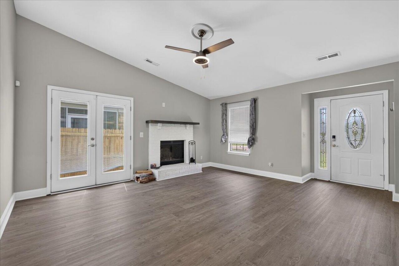 804 Winthrop Street Photo 8