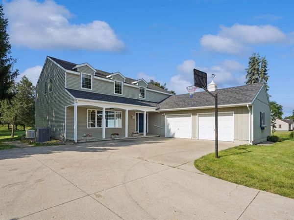 1144 Hawley Street, Jesup, IA 50648