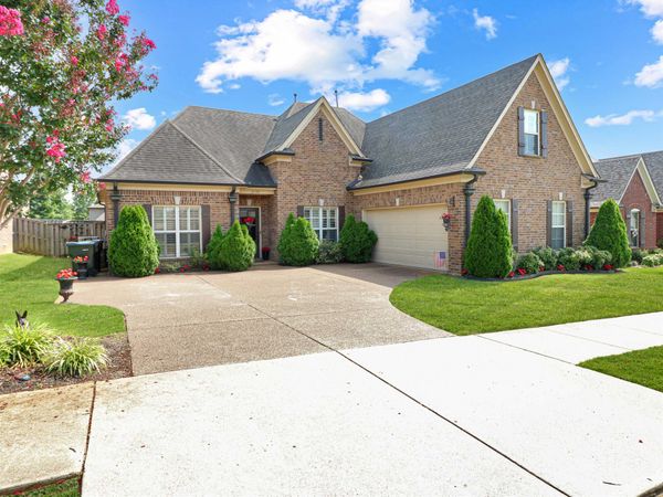 8759 BRUNSWICK FOREST CIR S, Bartlett, TN 38133