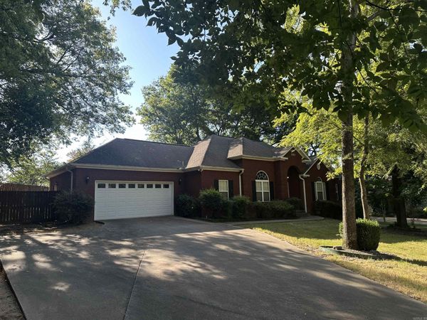 153 SHADY WOODS Court, Hot Springs, AR 71901
