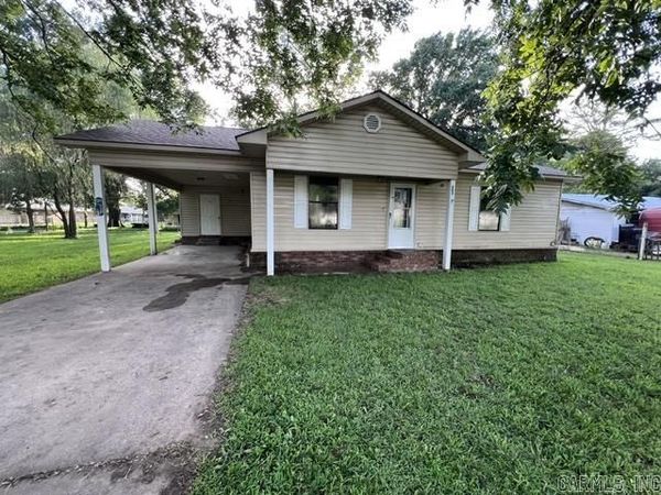 203 S San Francisco Street, Caraway, AR 72419
