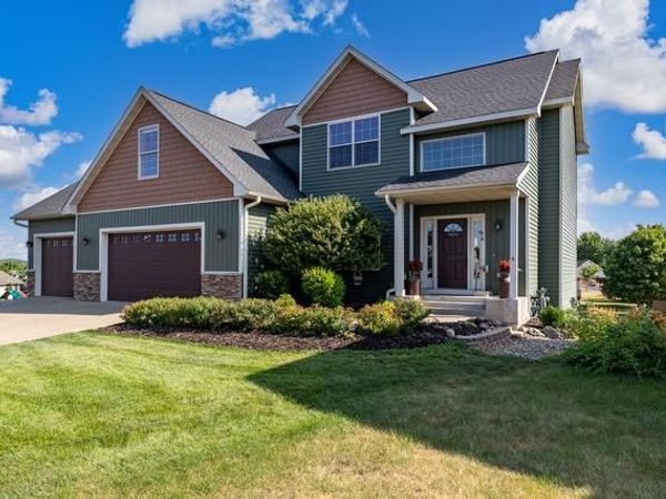 1615 Rolling Hills Lane , River Falls, WI 54022