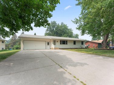 8053 Cloman Avenue, Inver Grove Heights, MN 55076