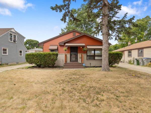 7063 N 37th St, Milwaukee, WI 53209