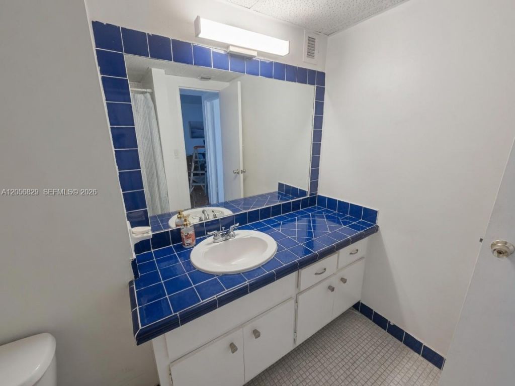 800 West Ave, Unit 722, Miami Beach, FL 33139 Photo