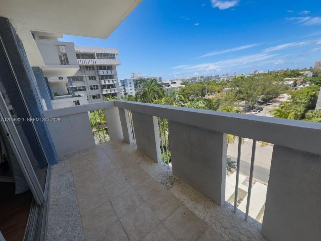 800 West Ave, Unit 722, Miami Beach, FL 33139 Photo
