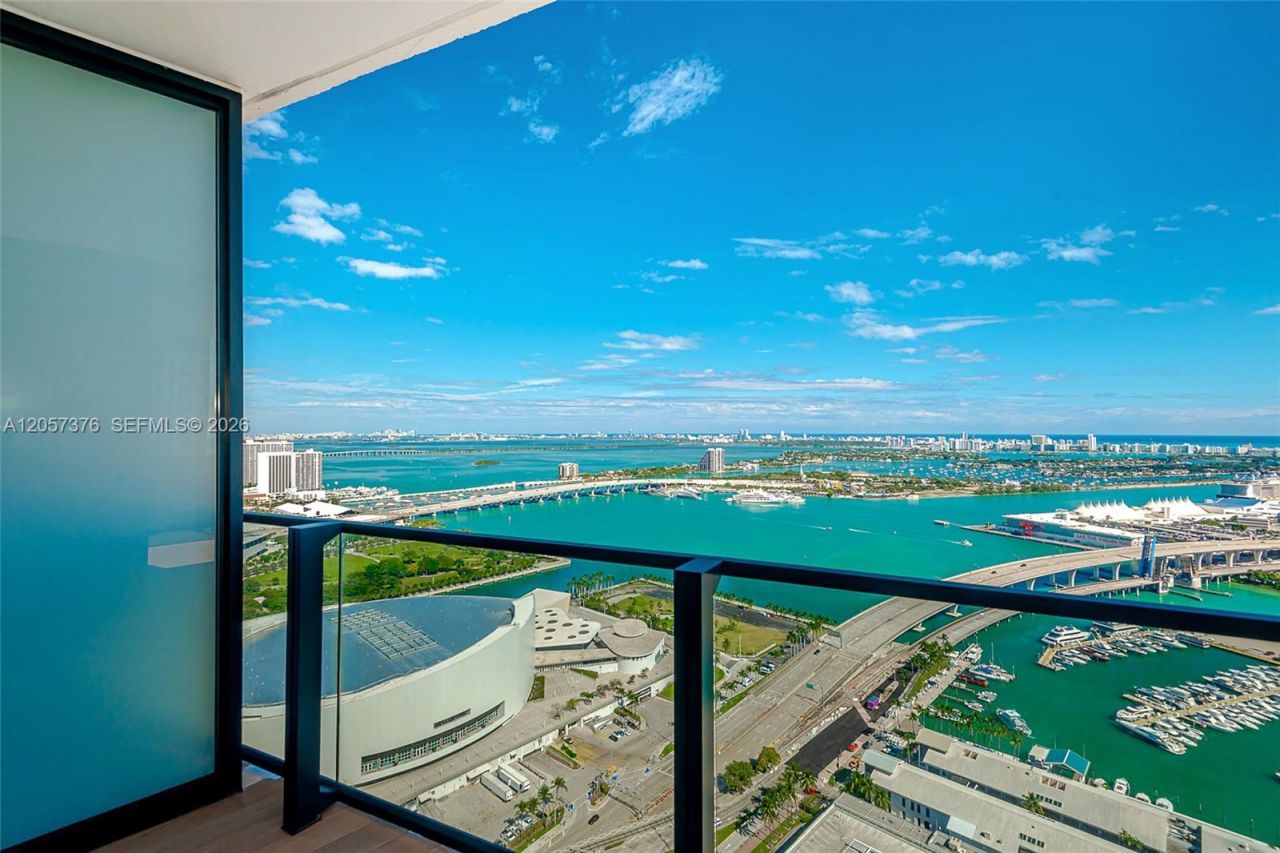 398 NE 5th St, Unit 3711, Miami, FL 33132 Photo