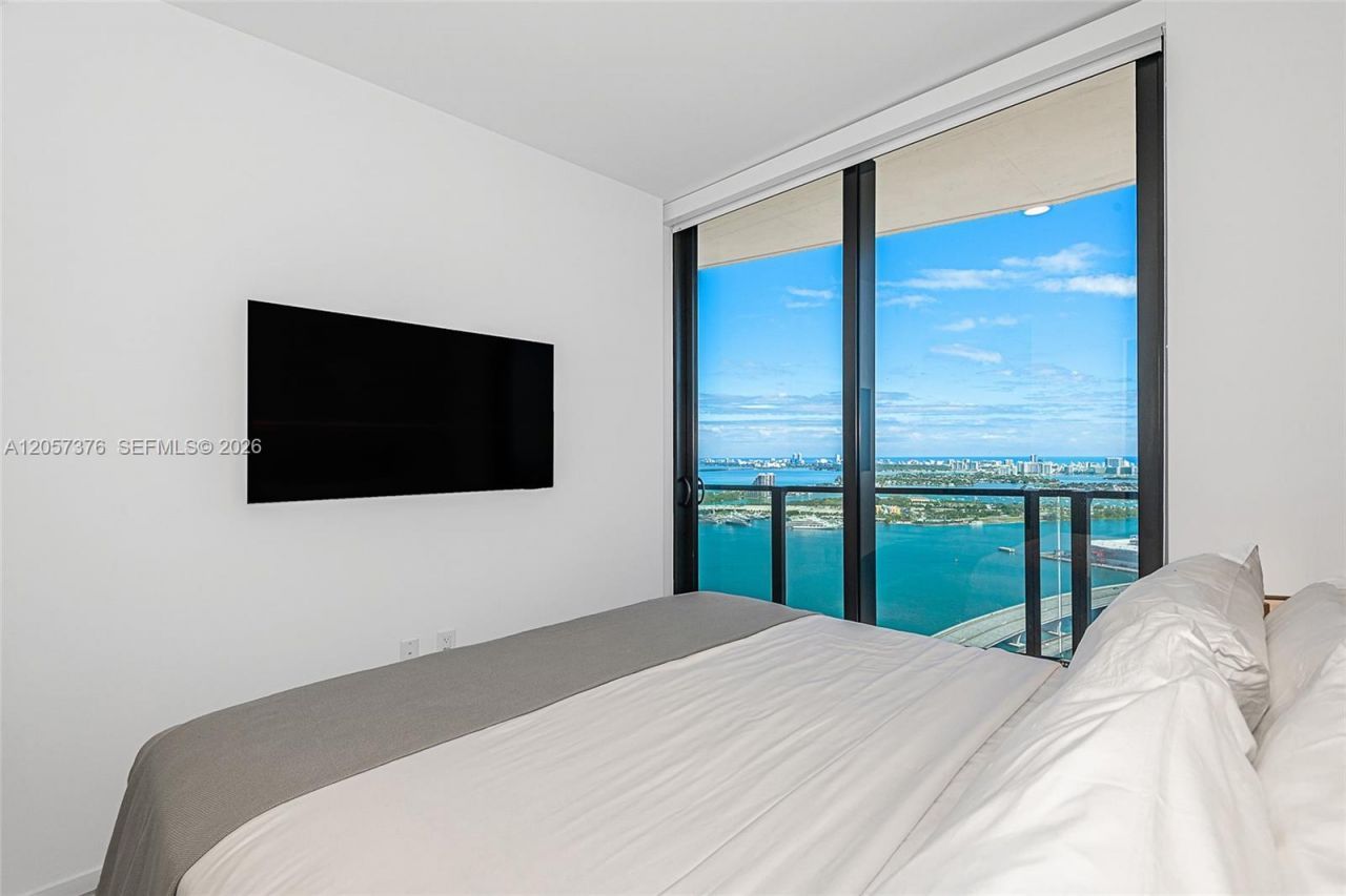 398 NE 5th St, Unit 3711, Miami, FL 33132 Photo