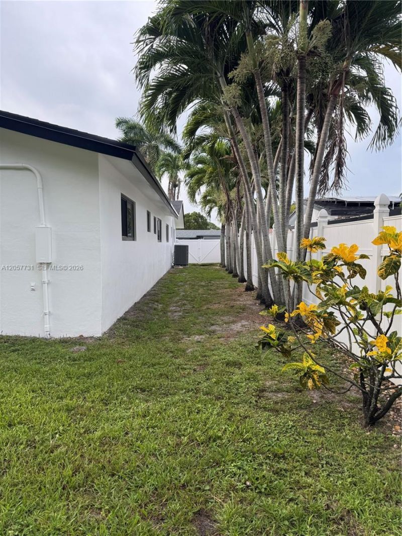 1370 SW 32nd St, Fort Lauderdale, FL 33315 Photo