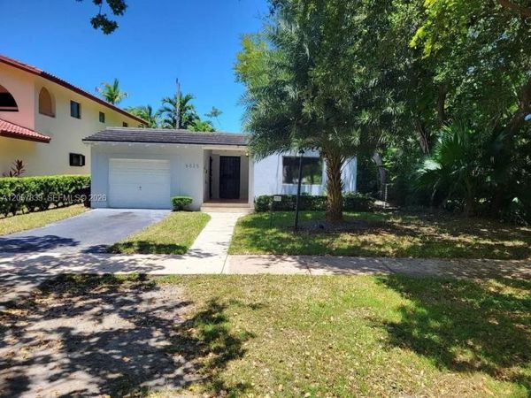 6625 Nervia St , Coral Gables, FL 33146