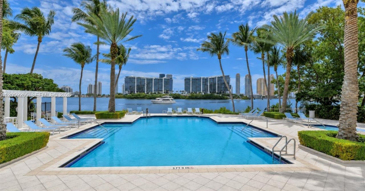 3105 NE 184th St, Unit 7102, Aventura, FL 33160 Photo