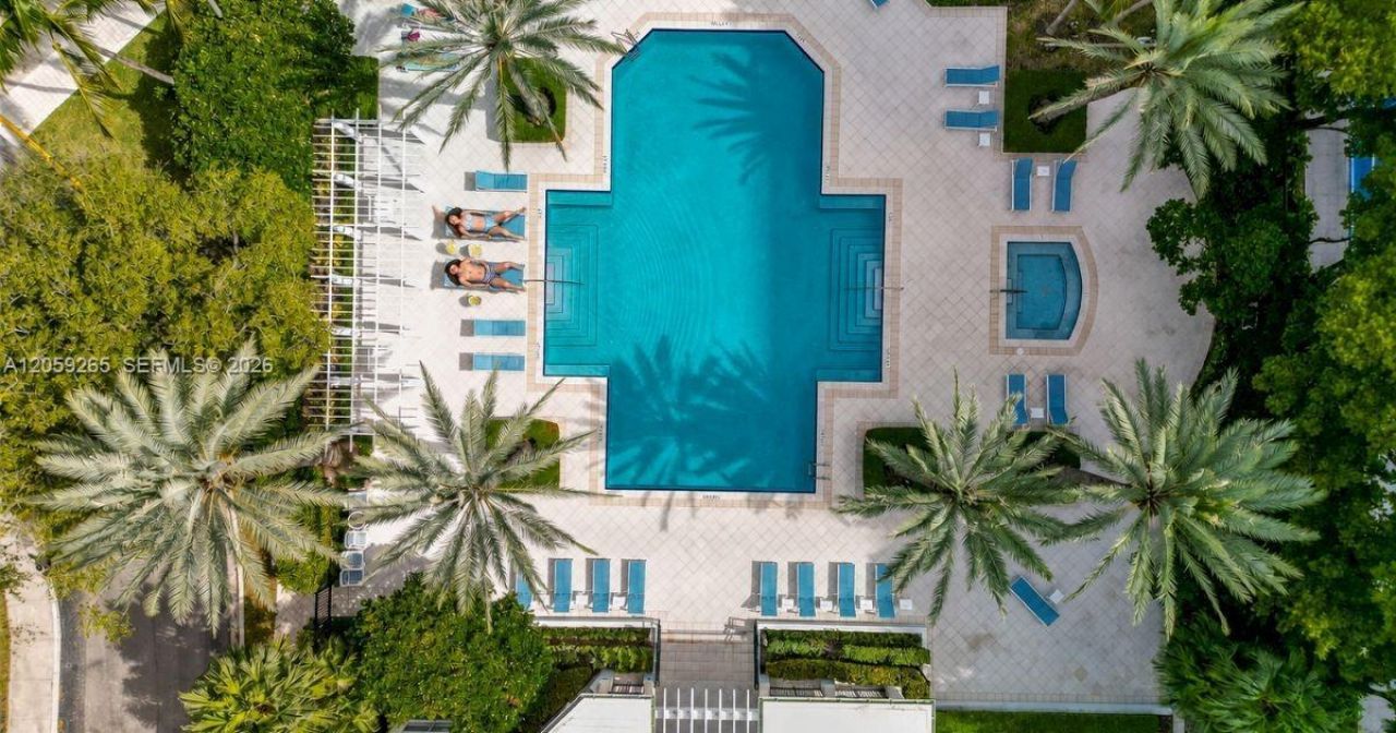 3105 NE 184th St, Unit 7102, Aventura, FL 33160 Photo
