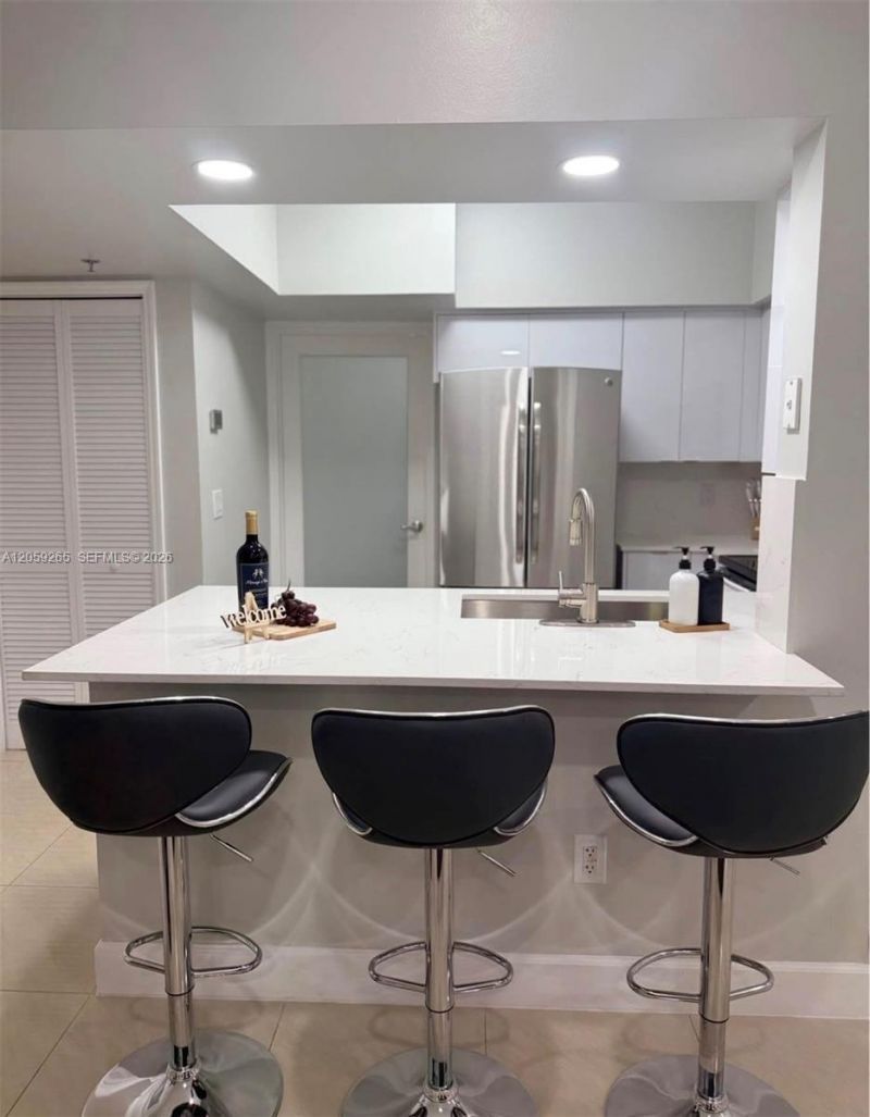 3105 NE 184th St, Unit 7102, Aventura, FL 33160 Photo