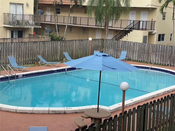 8600 SW 109th Ave, Unit 4-220, Miami, FL 33173