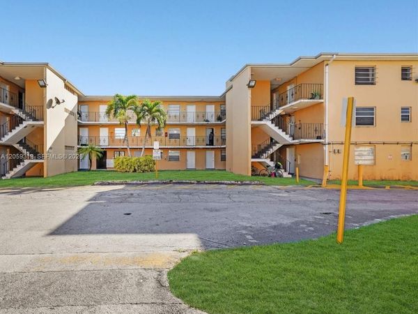 3855 SW 79th Ave, Unit 27, Miami, FL 33155