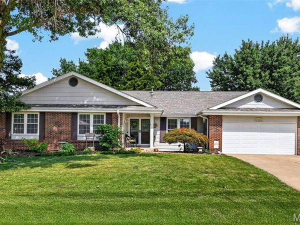 1441 Woodstone Drive, St Charles, MO 63304