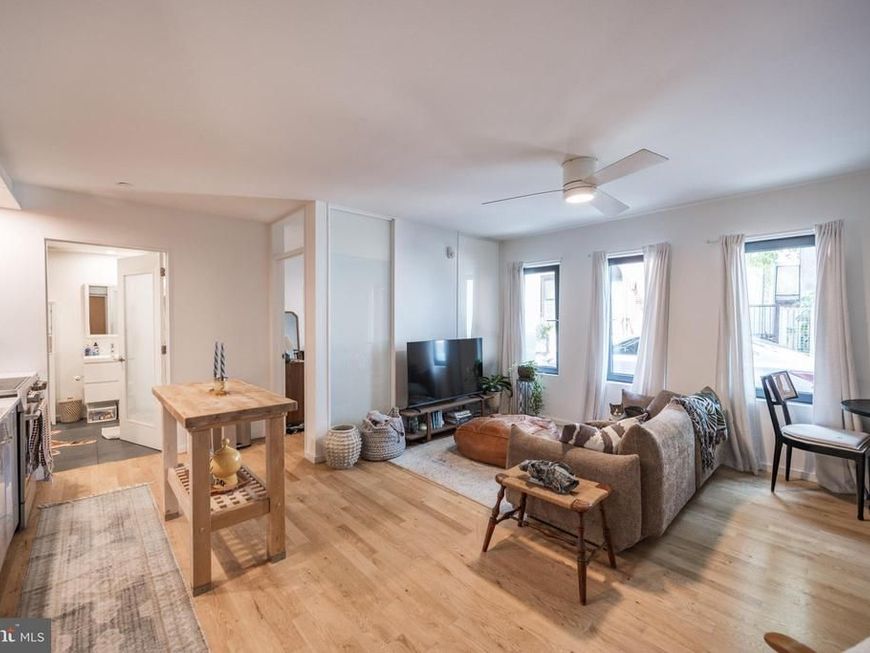 152 W Laurel Street, Unit 102, Philadelphia, PA 19123 Main Photo