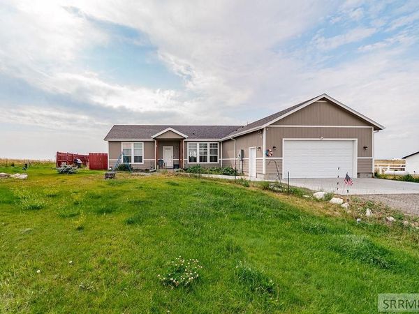 563 N 3000 E, ST ANTHONY, ID 83445