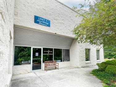 1030 McConville Road, Lynchburg, VA 24502