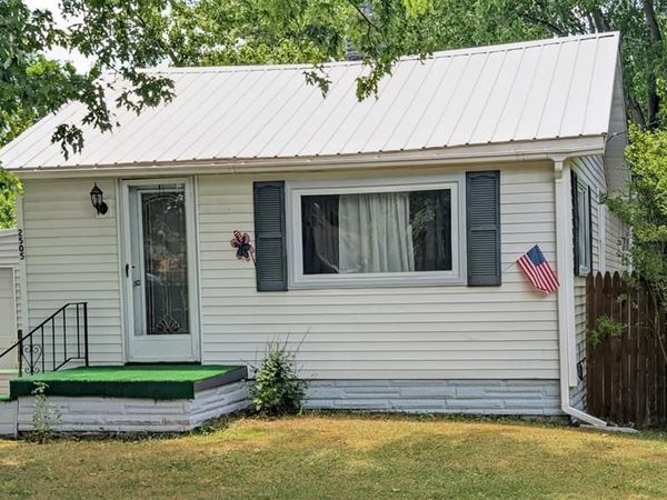 2505 Egleston Avenue , Burton, MI 48509