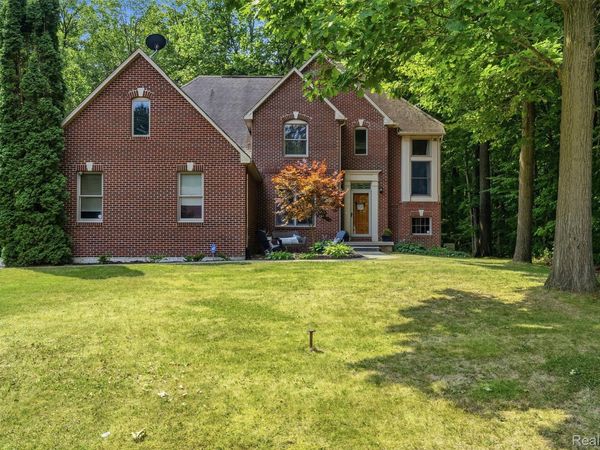 9293 Oakview Drive, Swartz Creek, Mi 48473