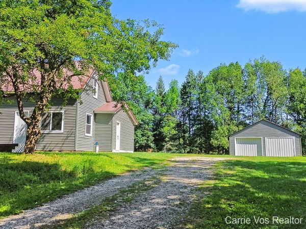 3251 E 46 Road, Cadillac, MI 49601