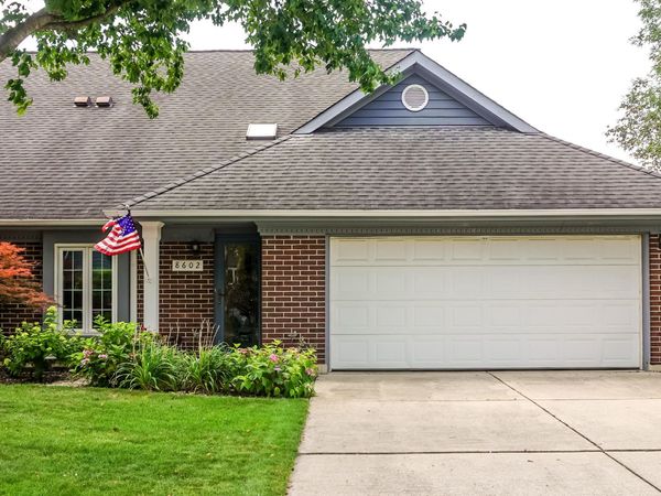 8602 Farmington Street , St. John, IN 46373