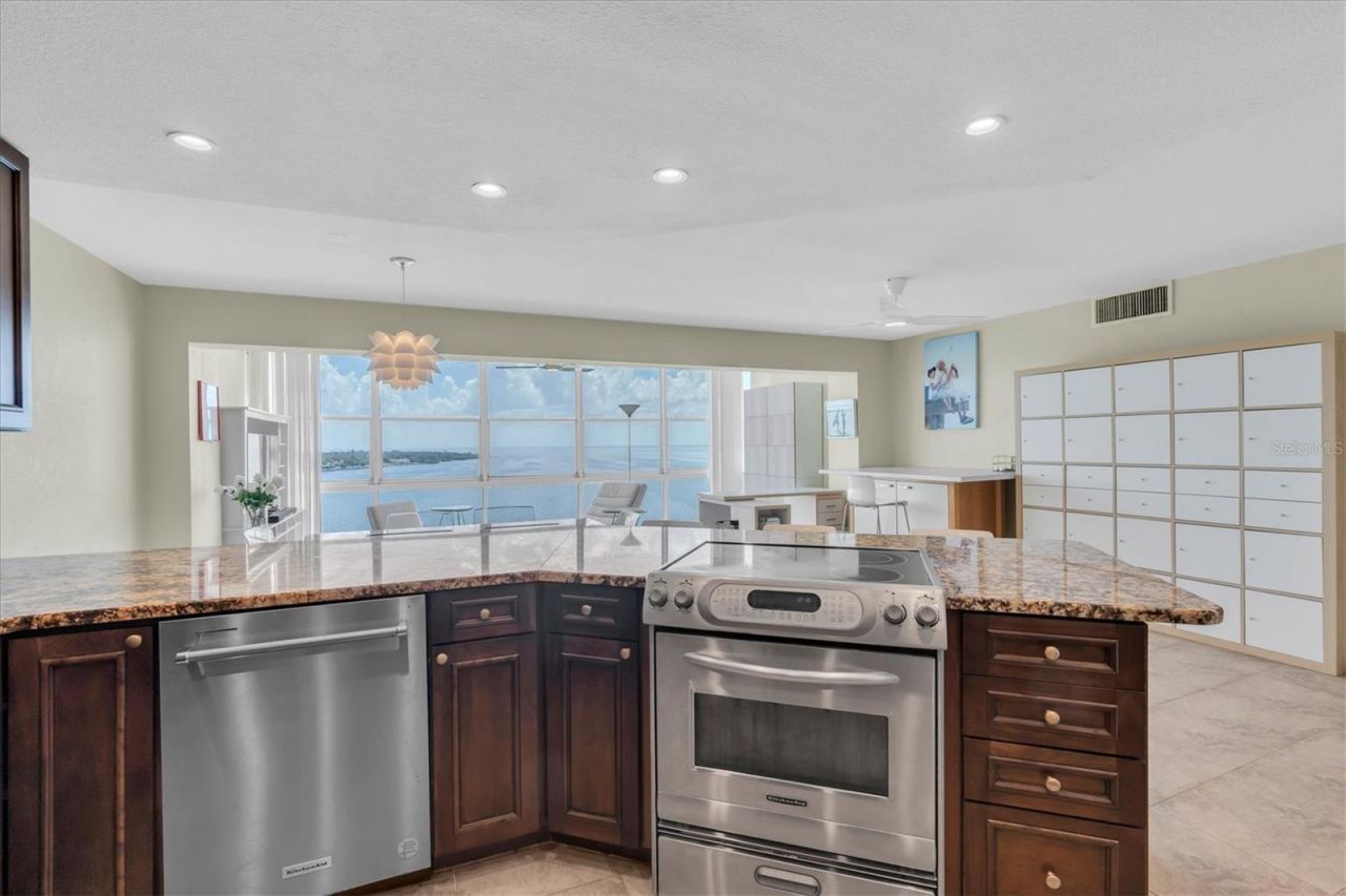 7200 Sunshine Skyway Ln S, Unit 15H, Saint Petersburg, FL 33711 Photo
