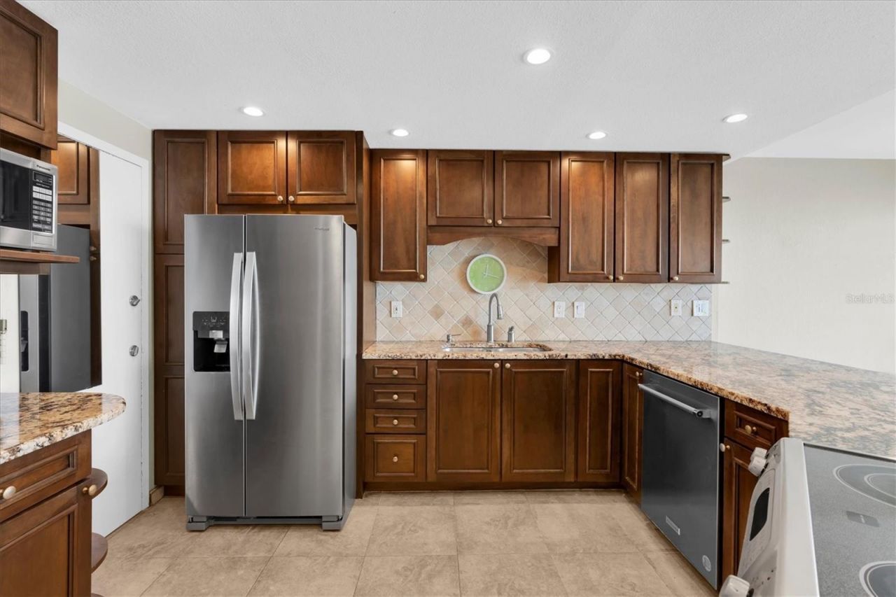 7200 Sunshine Skyway Ln S, Unit 15H, Saint Petersburg, FL 33711 Photo