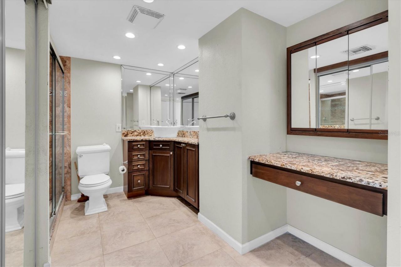 7200 Sunshine Skyway Ln S, Unit 15H, Saint Petersburg, FL 33711 Photo