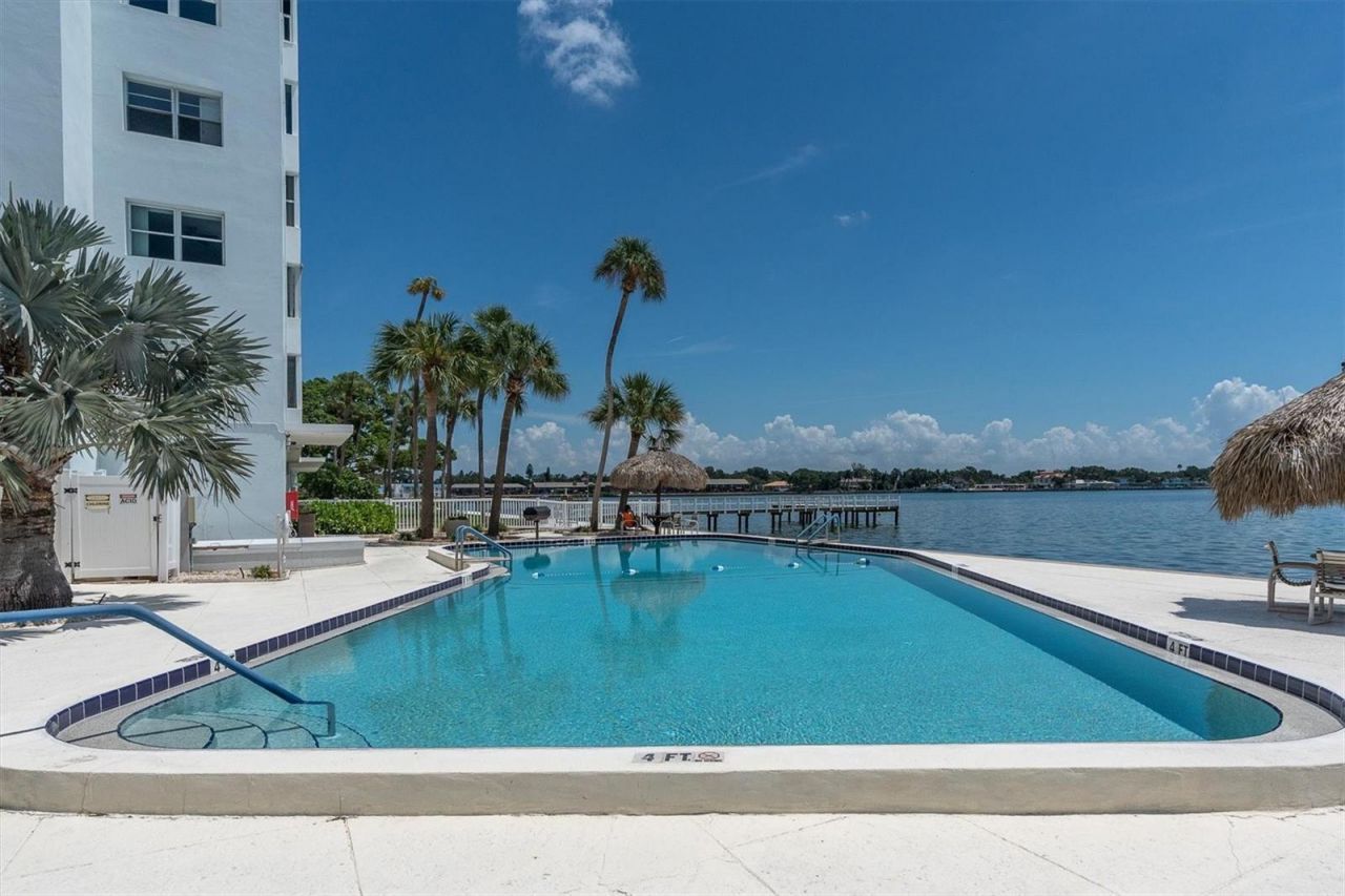 7200 Sunshine Skyway Ln S, Unit 15H, Saint Petersburg, FL 33711 Photo