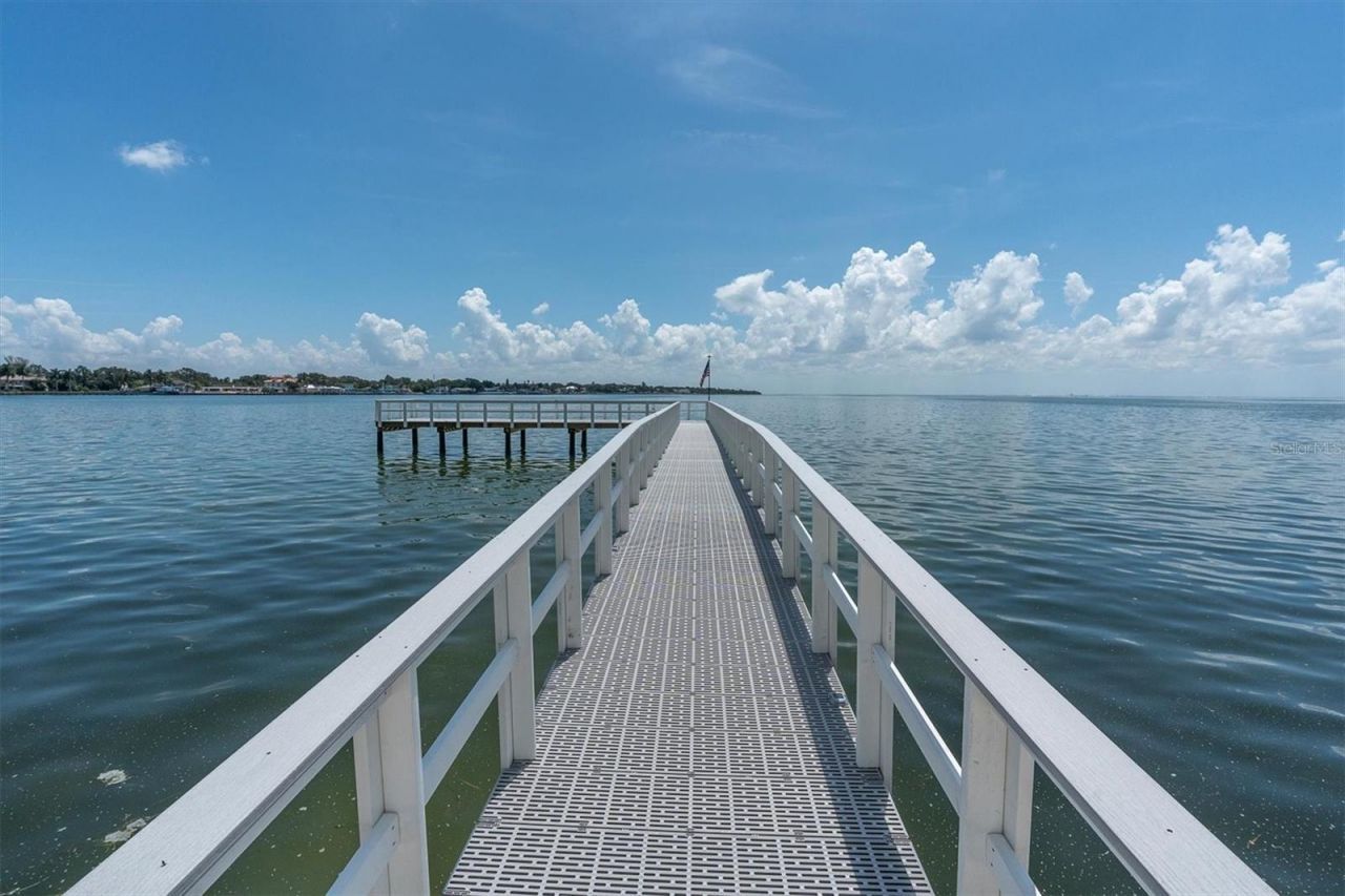 7200 Sunshine Skyway Ln S, Unit 15H, Saint Petersburg, FL 33711 Photo