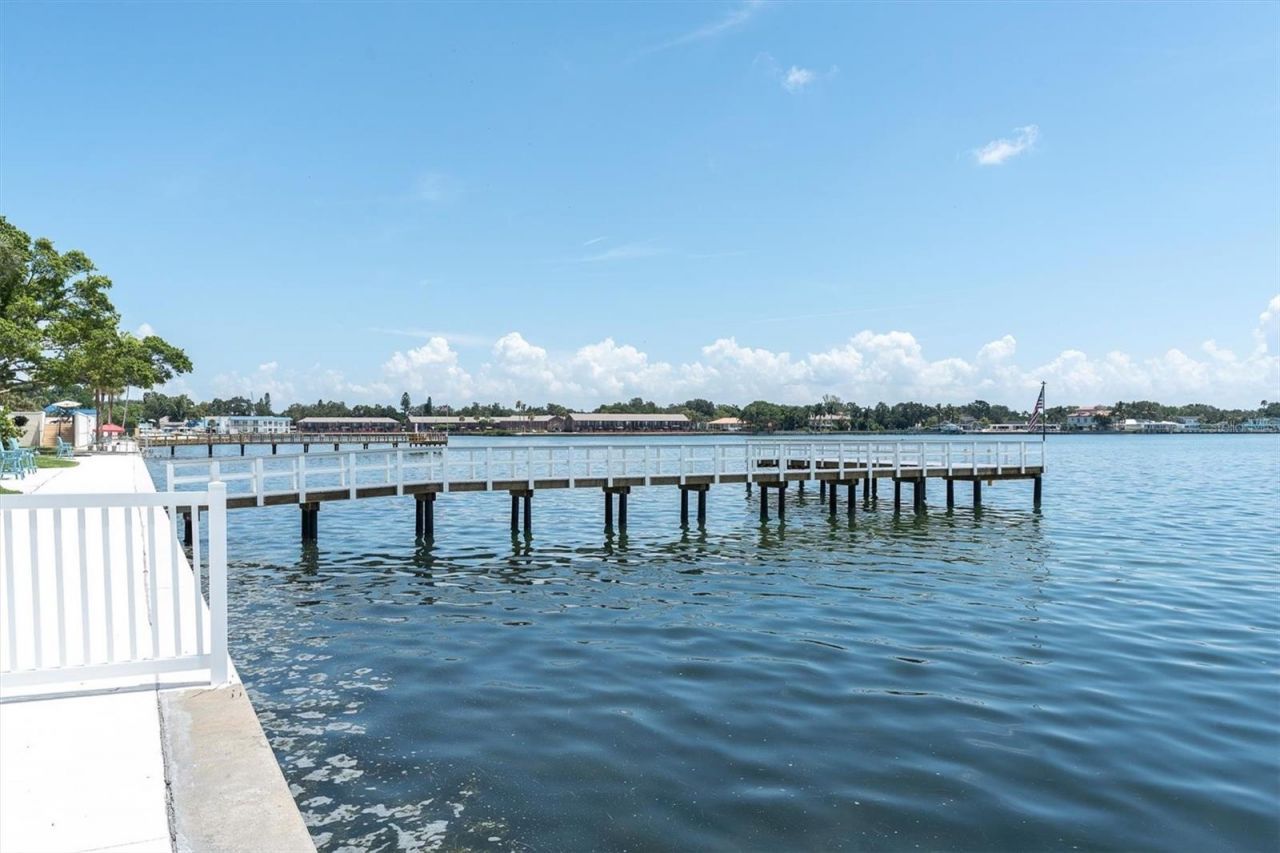 7200 Sunshine Skyway Ln S, Unit 15H, Saint Petersburg, FL 33711 Photo